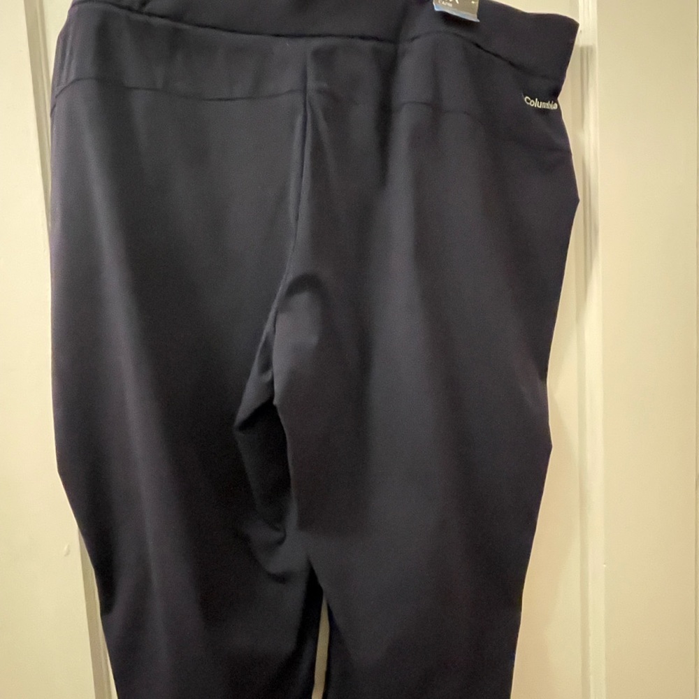 Columbia Women’s Omni Shield Regular Fit Capri Pants Blue - Picture 9 of 9